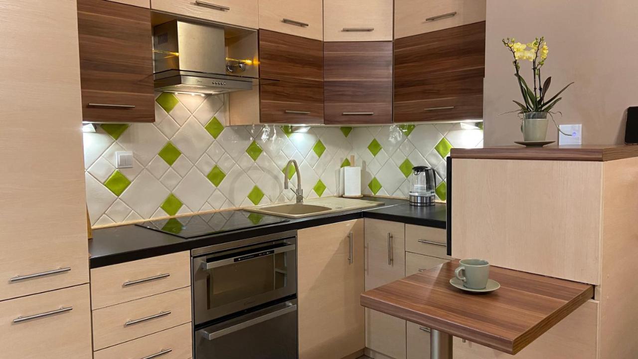 Lublinbnb - Exclusive Family Apartment ------ In The Heart Of Lublin -------------------------------- Bedroom & Living Room & Kitchen Eksteriør billede