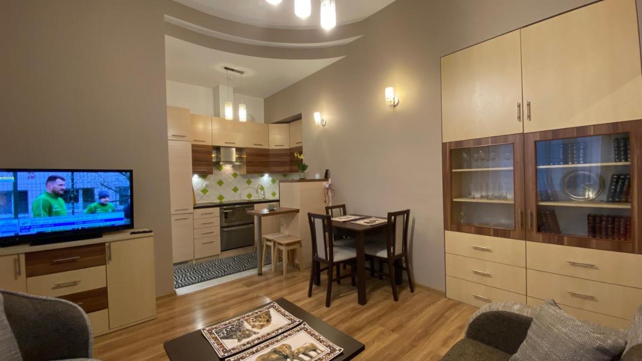Lublinbnb - Exclusive Family Apartment ------ In The Heart Of Lublin -------------------------------- Bedroom & Living Room & Kitchen Eksteriør billede
