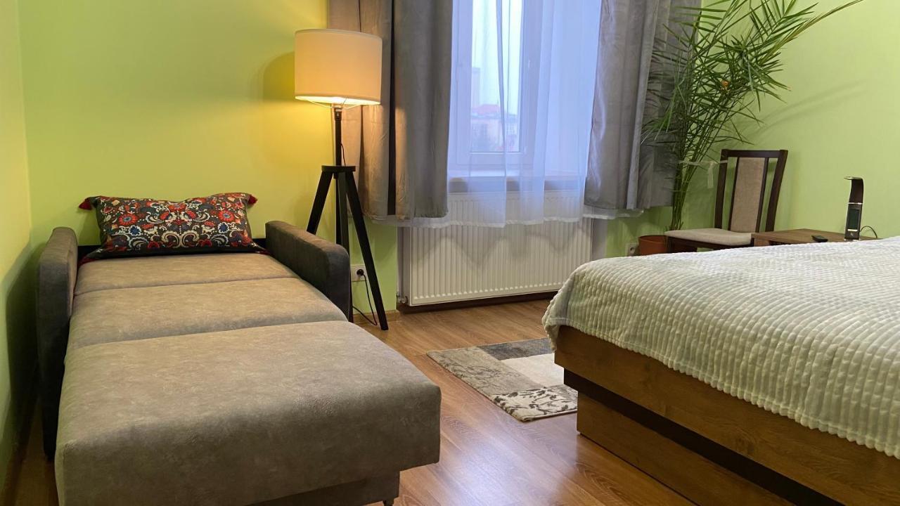 Lublinbnb - Exclusive Family Apartment ------ In The Heart Of Lublin -------------------------------- Bedroom & Living Room & Kitchen Eksteriør billede